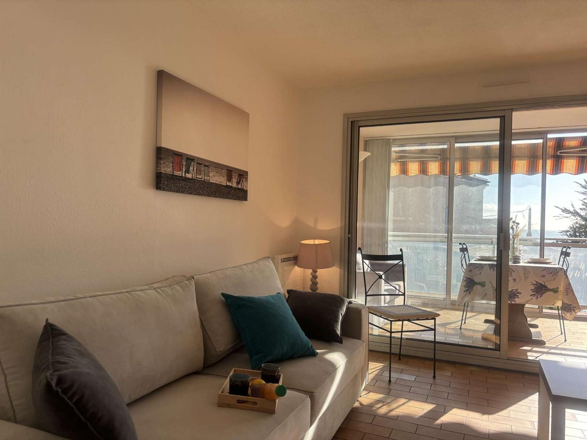 Studio Agreable Avec Loggia, Garage Et Plage A Proximite - 2 Couchages, Golfe-Juan - Fr-1-252-62 エクステリア 写真