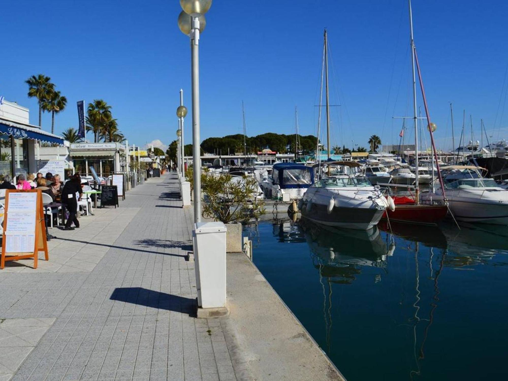 Studio Agreable Avec Loggia, Garage Et Plage A Proximite - 2 Couchages, Golfe-Juan - Fr-1-252-62 エクステリア 写真