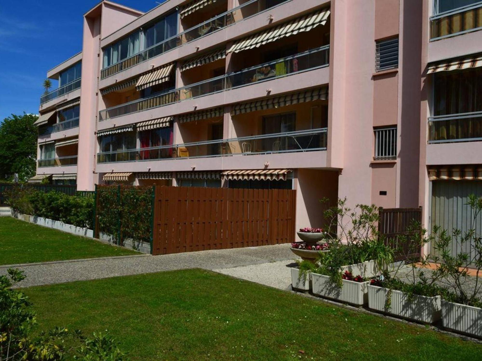 Studio Agreable Avec Loggia, Garage Et Plage A Proximite - 2 Couchages, Golfe-Juan - Fr-1-252-62 エクステリア 写真